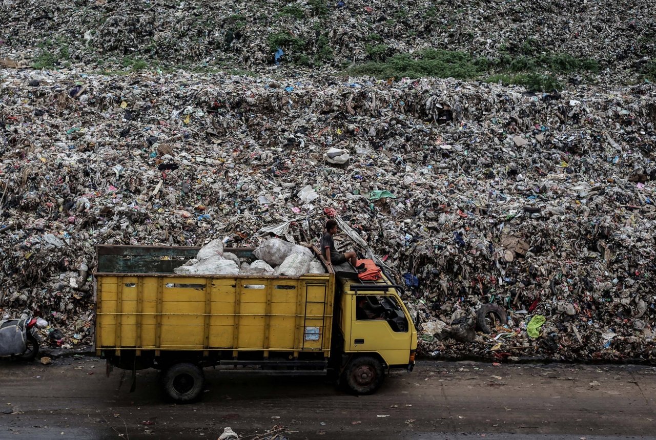 TPA Galuga: Gunung Sampah Menodai Keindahan Alam Bogor