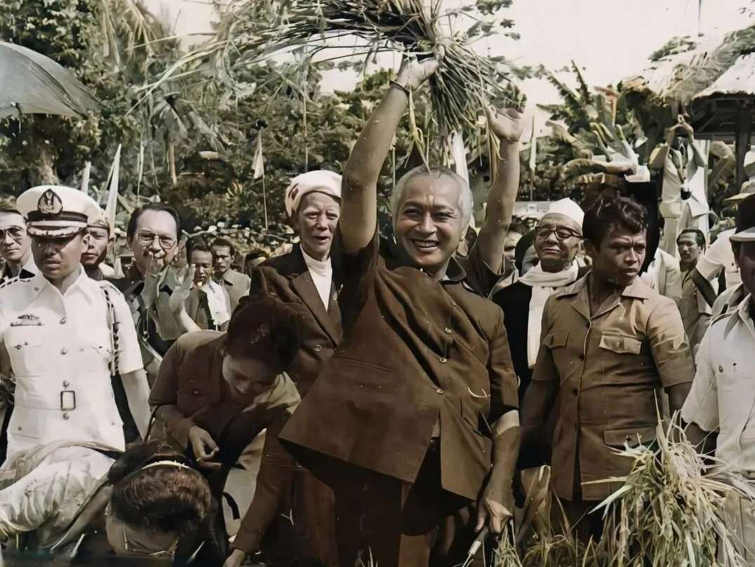 Soeharto Resmi Menjadi Pahlawan Nasional: Dukungan dan Respons Publik