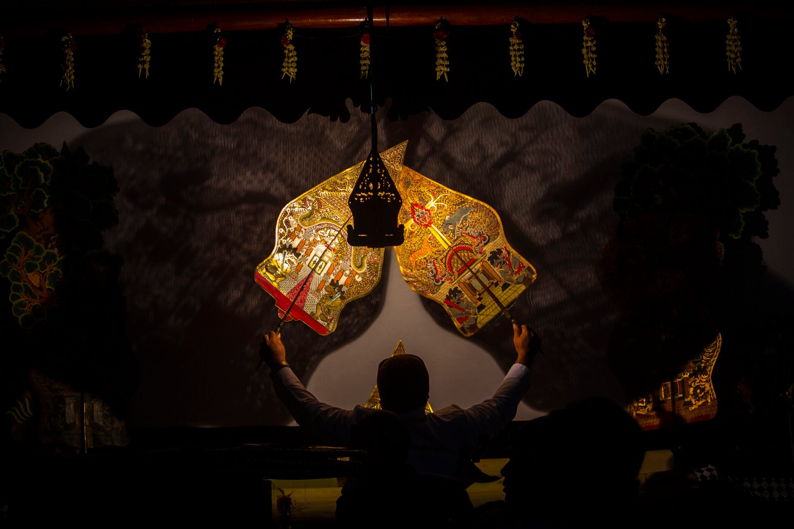 Wayang Kulit: Seni Bayangan Indonesia yang Mendunia dan Sarat Sejarah