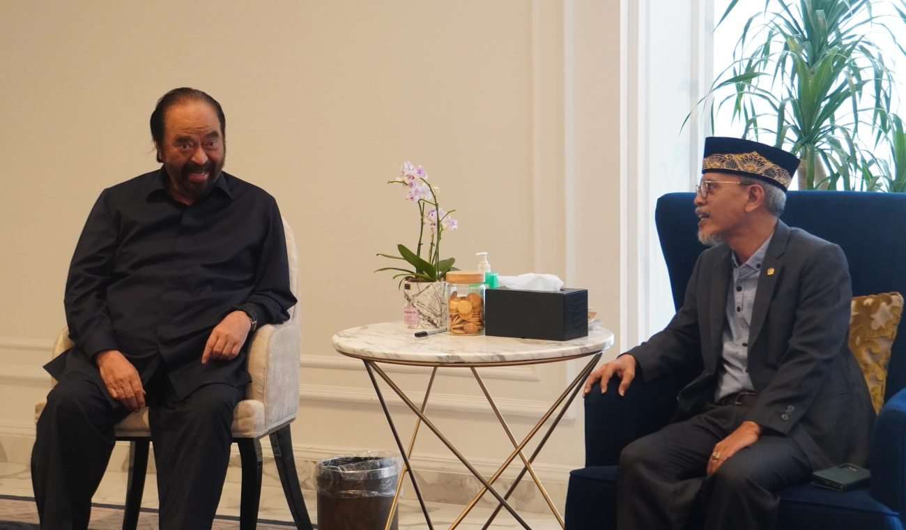 Sultan Ternate Hidayatullah Sjah II Temui Surya Paloh di NasDem Tower, Ada Apa?