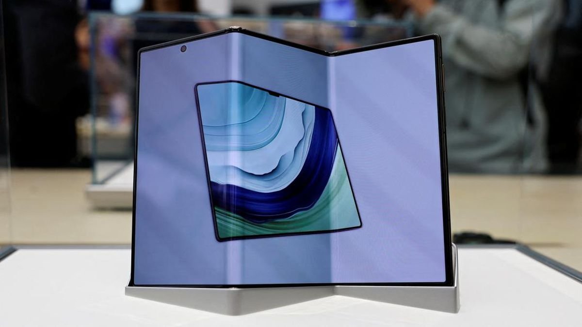 Samsung Persiapkan Peluncuran Ponsel Lipat Tiga pada Desember