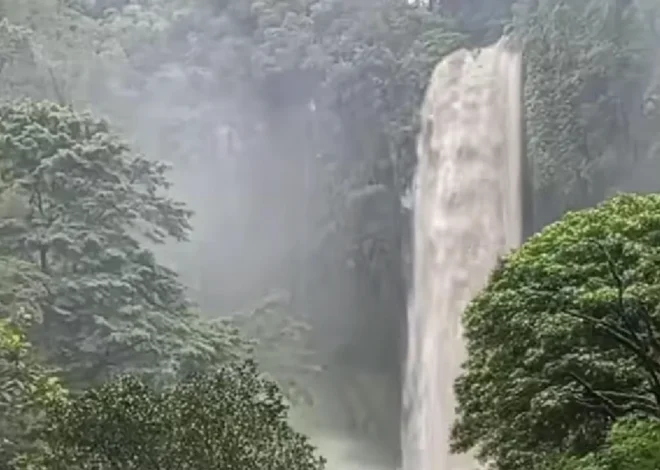 Luapan Air Terjun Tawangmangu Makan Korban Jiwa