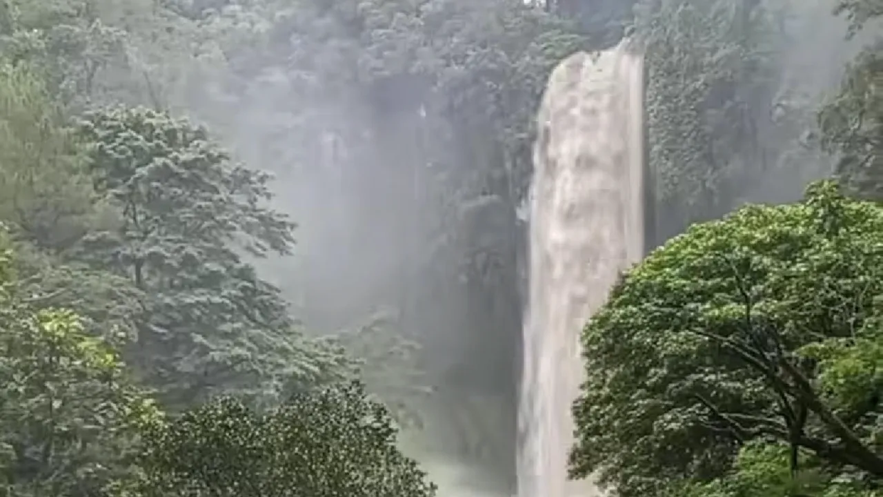 Luapan Air Terjun Tawangmangu Makan Korban Jiwa