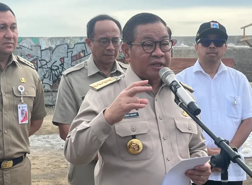 Pramono Dorong Percepatan Tanggul Pantai Jakarta