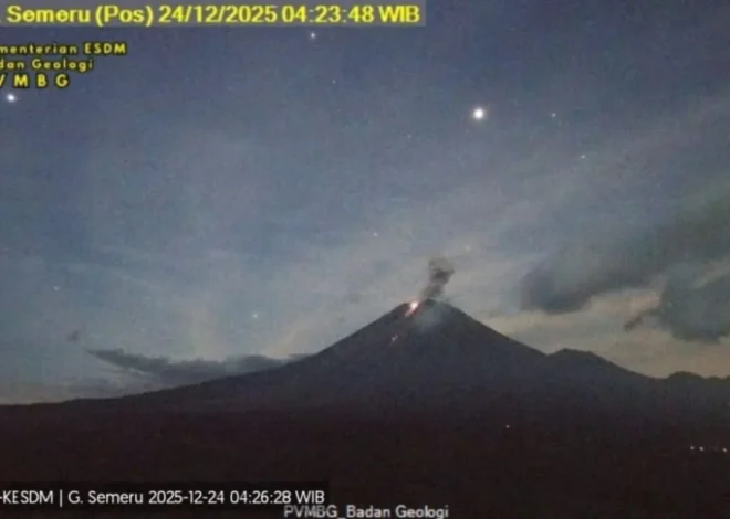 Semeru Erupsi Letusan Setinggi 900 Meter dan Suara Gemuruh 