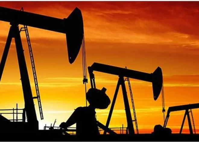 Harga Minyak Dunia 12 Desember 2025 Anjlok Lebih dari 1 Persen