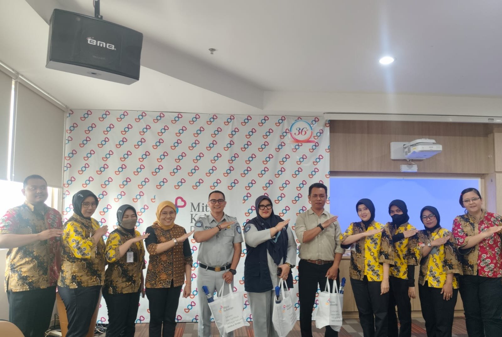 Penguatan Pemahaman Mekanisme Penjaminan Pasien Jasa Raharja Melalui Resosialisasi di RS Mitra Keluarga Depok