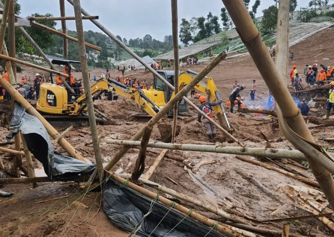 Hari Ketiga Longsor Cisarua Bandung, 9 Ekskavator Dikerahkan Cari Korban