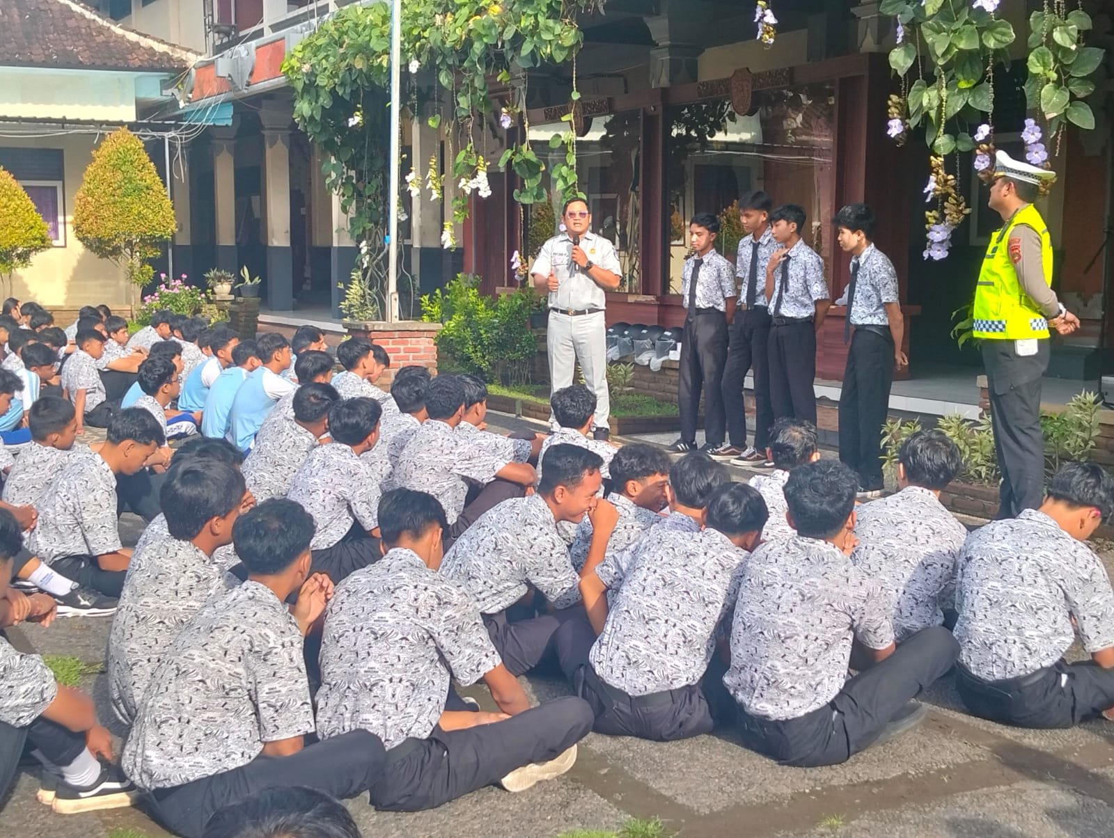 Jasa Raharja Jembrana Dukung Police Go To School di SMK Marsudirini