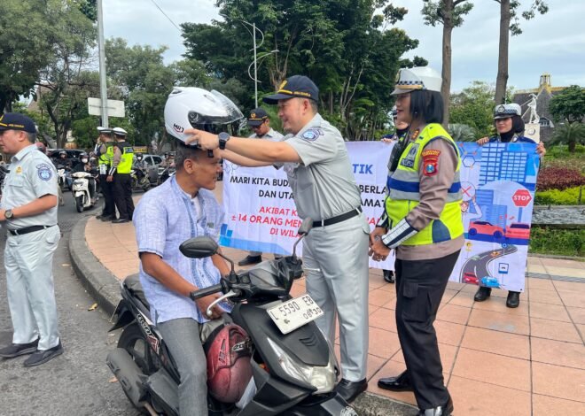 Wujud Kepedulian terhadap Keselamatan, Jasa Raharja Gelar Aksi Simpatik di Simpang Darmo Surabaya