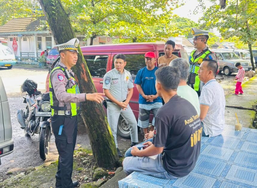 Dukung Operasi Keselamatan Pallawa 2026, Jasa Raharja Cabang Parepare Bersama Satlantas Polres Barru Laksanakan Sosialisasi di Terminal Kabupaten Barru