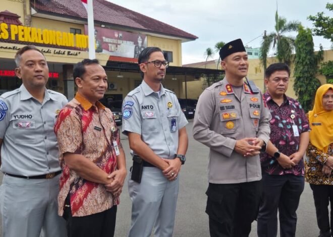 Jasa Raharja Pekalongan Turut Berpartisipasi dalam Kegiatan Polantas Menyapa, Bagikan Takjil Gratis di Pekalongan Kota