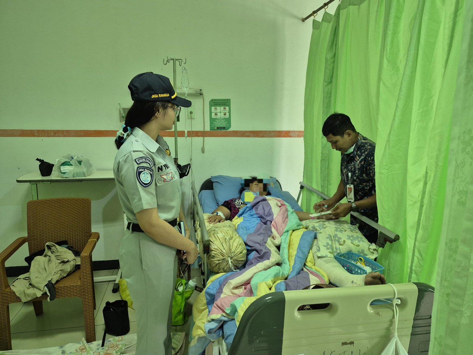 Jasa Raharja Kalteng Hadir Beri Dukungan Langsung kepada Korban Kecelakaan di RS Doris Sylvanus