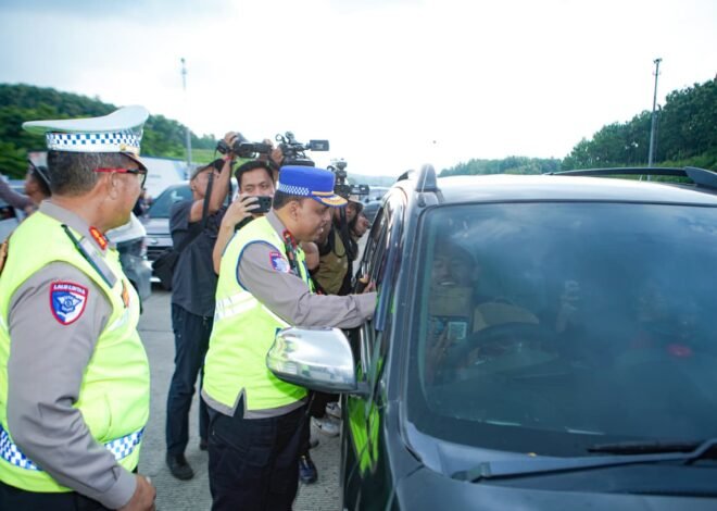 Dampingi Kapolri Tinjau GT Kalikangkung, Kakorlantas Pastikan Rekayasa Lalu Lintas Mudik 2026 Berbasis Data