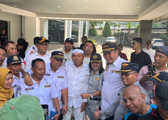 Jasa Raharja Bogor Turut Mendampingi Gubernur Jawa Barat Serahkan Kompensasi kepada Sopir Angkot