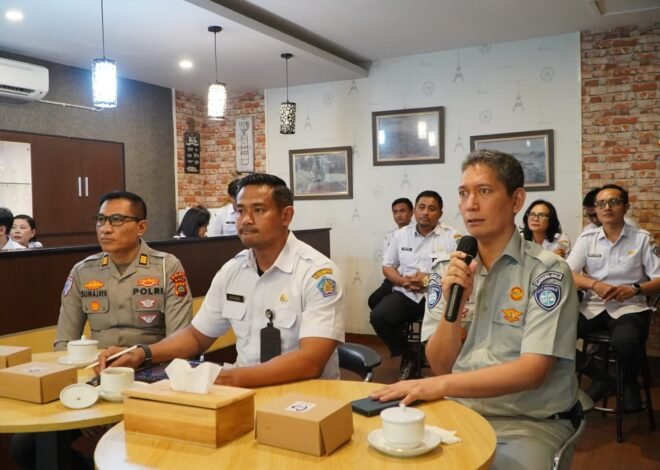 Kepala Kantor Jasa Raharja Bali Hadiri Rapat Pembahasan Gebyar Emas dan Optimalisasi Pelayanan Samsat di Bapenda Provinsi Bali