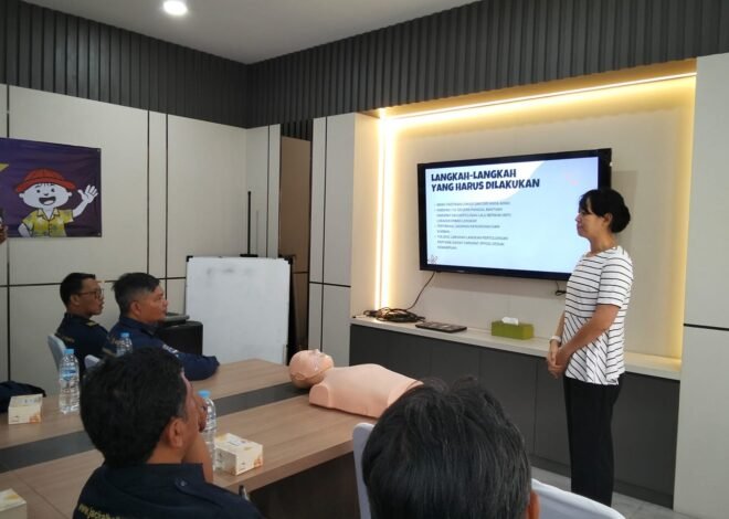 Jasa Raharja Jabar Gelar PPGD dan Sosialisasi bagi Driver Jackal Holidays Shuttle Dipatiukur