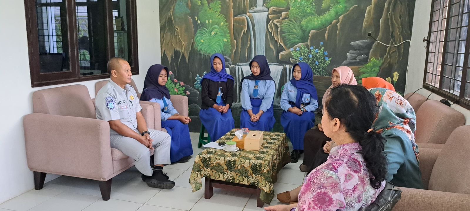 Tanamkan Budaya Tertib Lalu Lintas Sejak Dini, Jasa Raharja Malang Gelar PPKL di SMPN 5 Batu