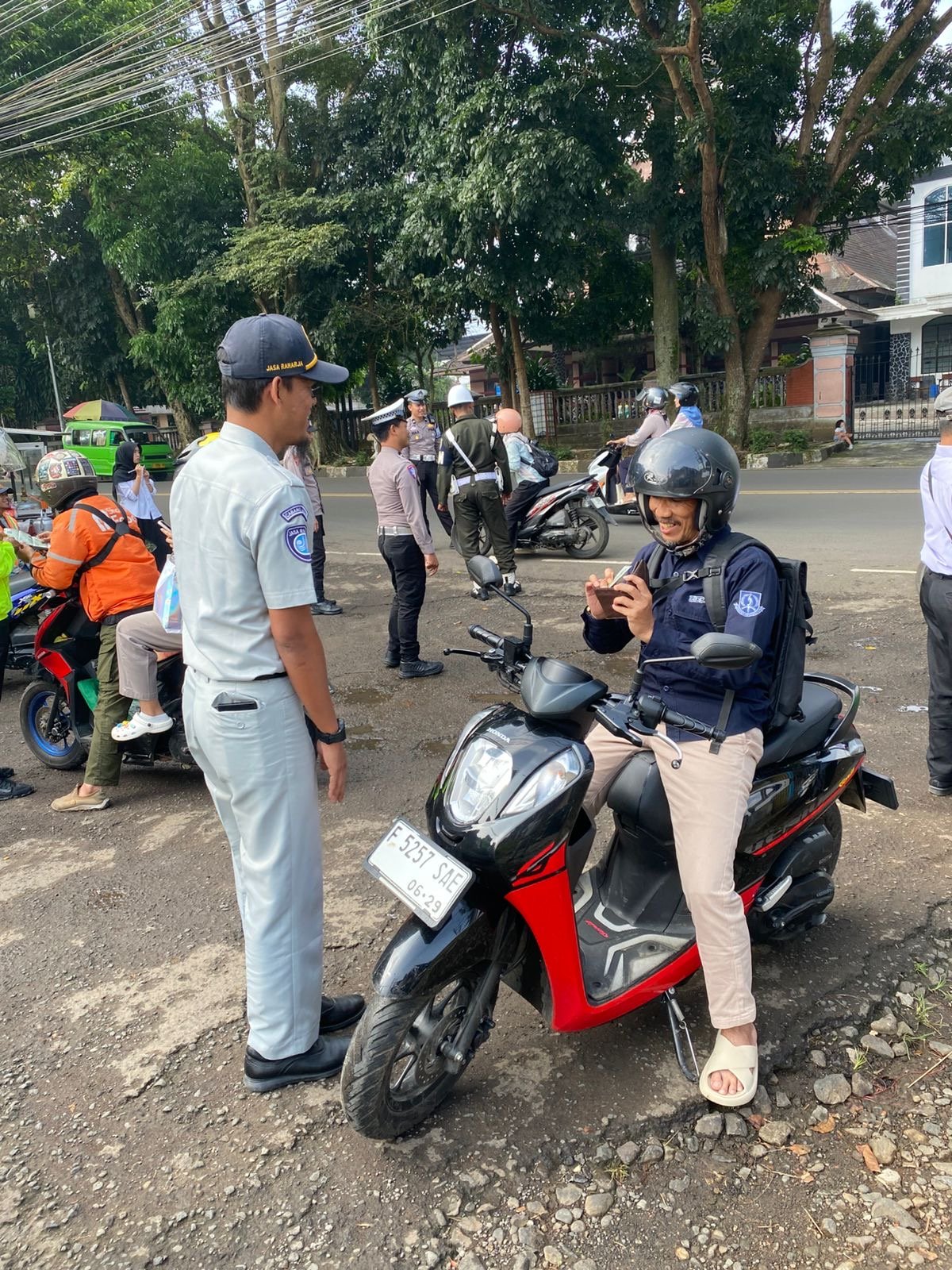 Tim Pembina Samsat Kota Sukabumi Kembali Gelar Pemeriksaan Pajak Kendaraan Bermotor di Lapangan Nobar