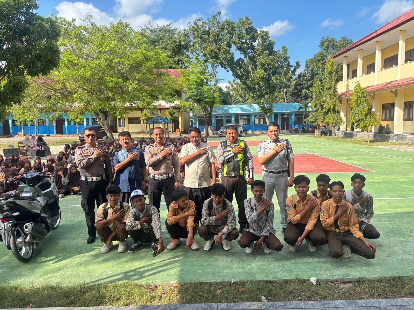 Sosialisasi Keselamatan di SMA 2 Dompu, Jasa Raharja Bima Tekankan Pentingnya Tertib Berlalu Lintas
