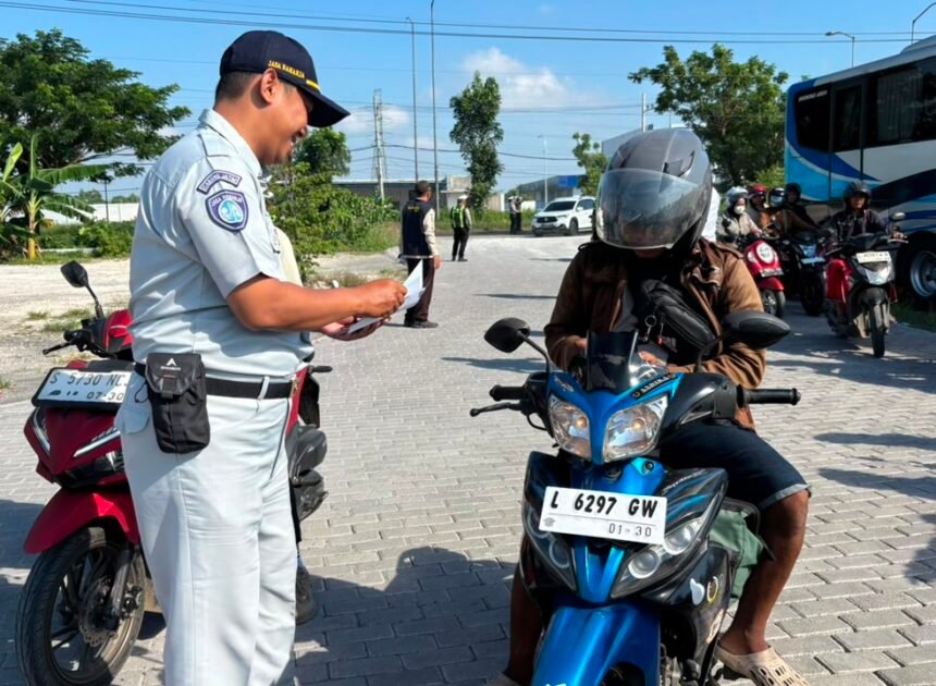PJ Jasa Raharja Samsat Bangkalan Ikuti Operasi Gabungan Bersama Tim Pembina Samsat Bangkalan