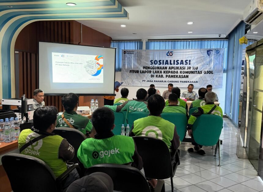 Jasa Raharja Cabang Pamekasan Bersama Unit Gakkum Satlantas Polres Pamekasan Gelar Sosialisasi Aplikasi JRKU Fitur Lapor Laka kepada Komunitas Ojek Online