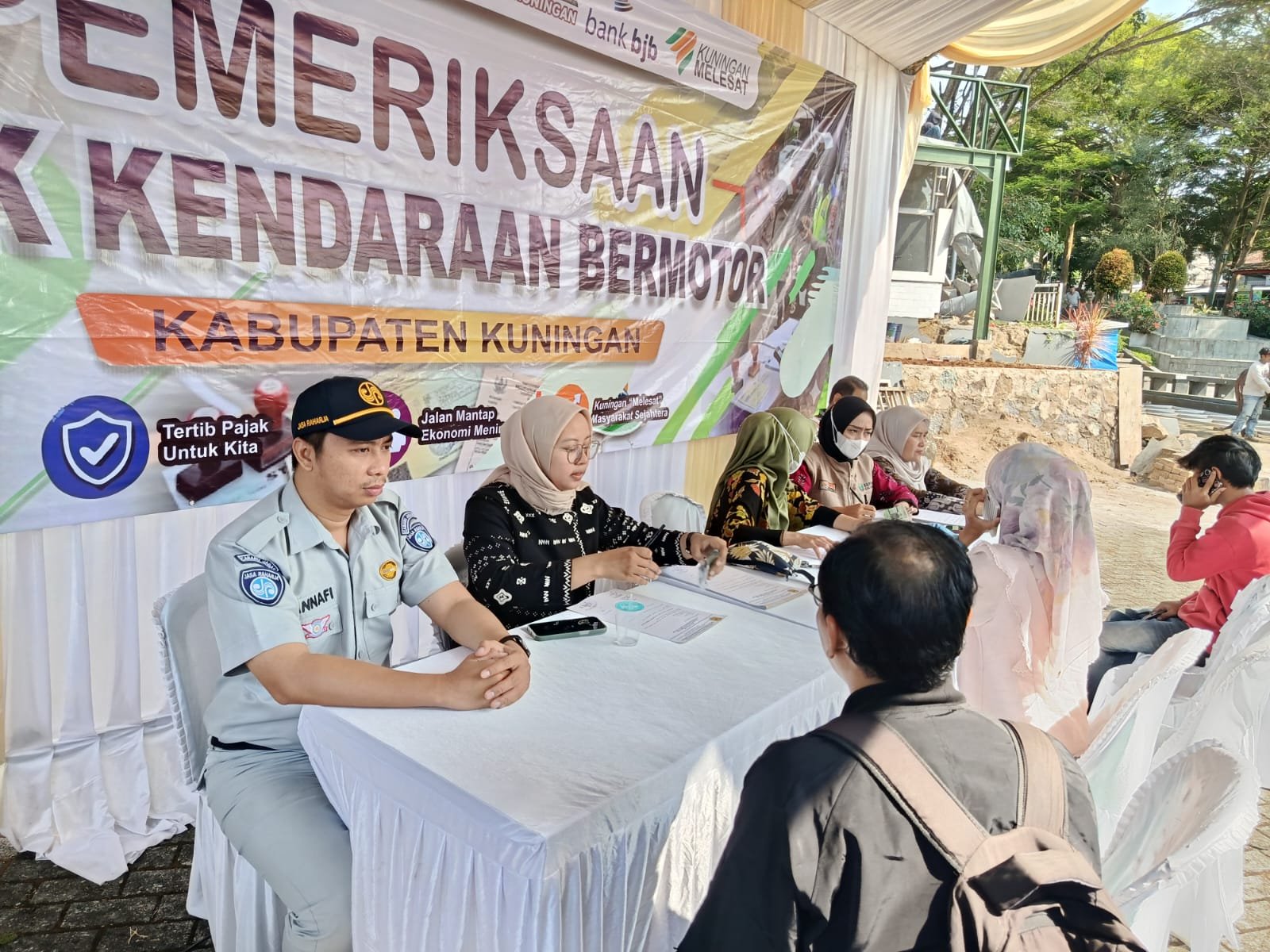 Dorong tertib Administrasi dan Perkuat Kolaborasi, Jasa Raharja Cabang Cirebon Bersama Tim Pembina Samsat Kuningan Melaksanakan Pemeriksaan Pajak Kendaraan Bermotor Di Kab Kuningan