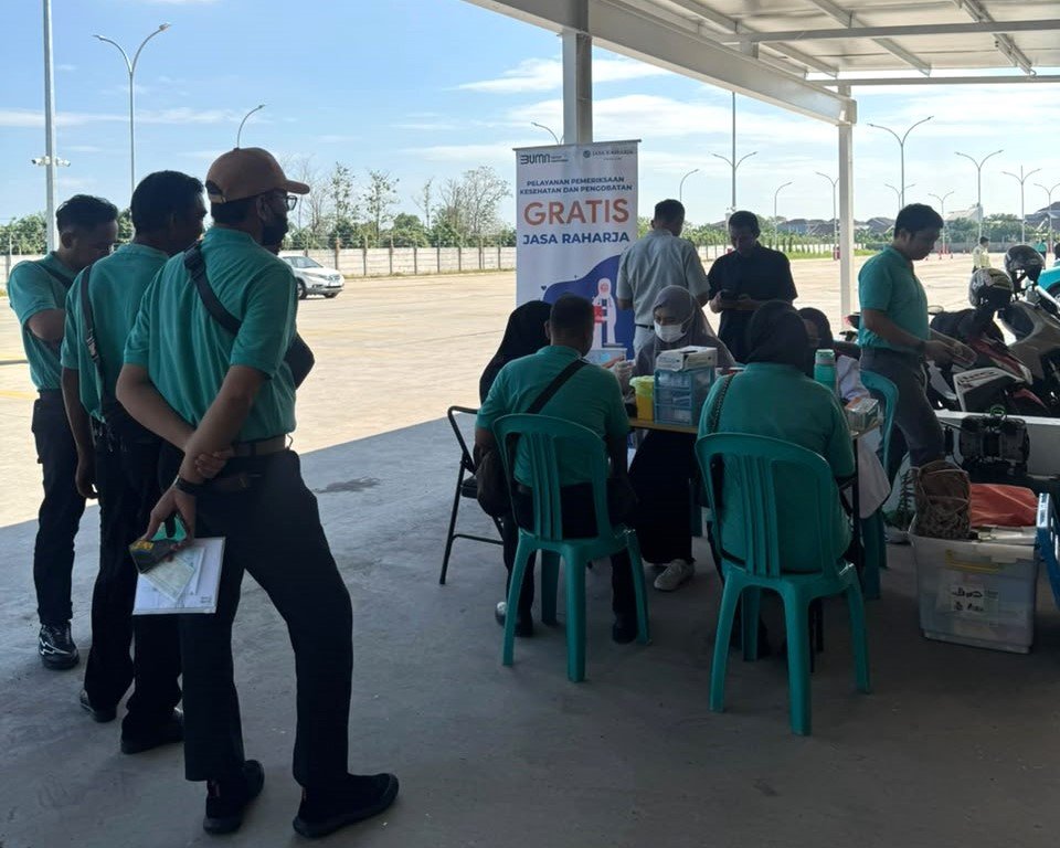 Tekan Risiko Kecelakaan, Jasa Raharja Sulsel Berikan Layanan Kesehatan Gratis untuk Driver PT Green SM