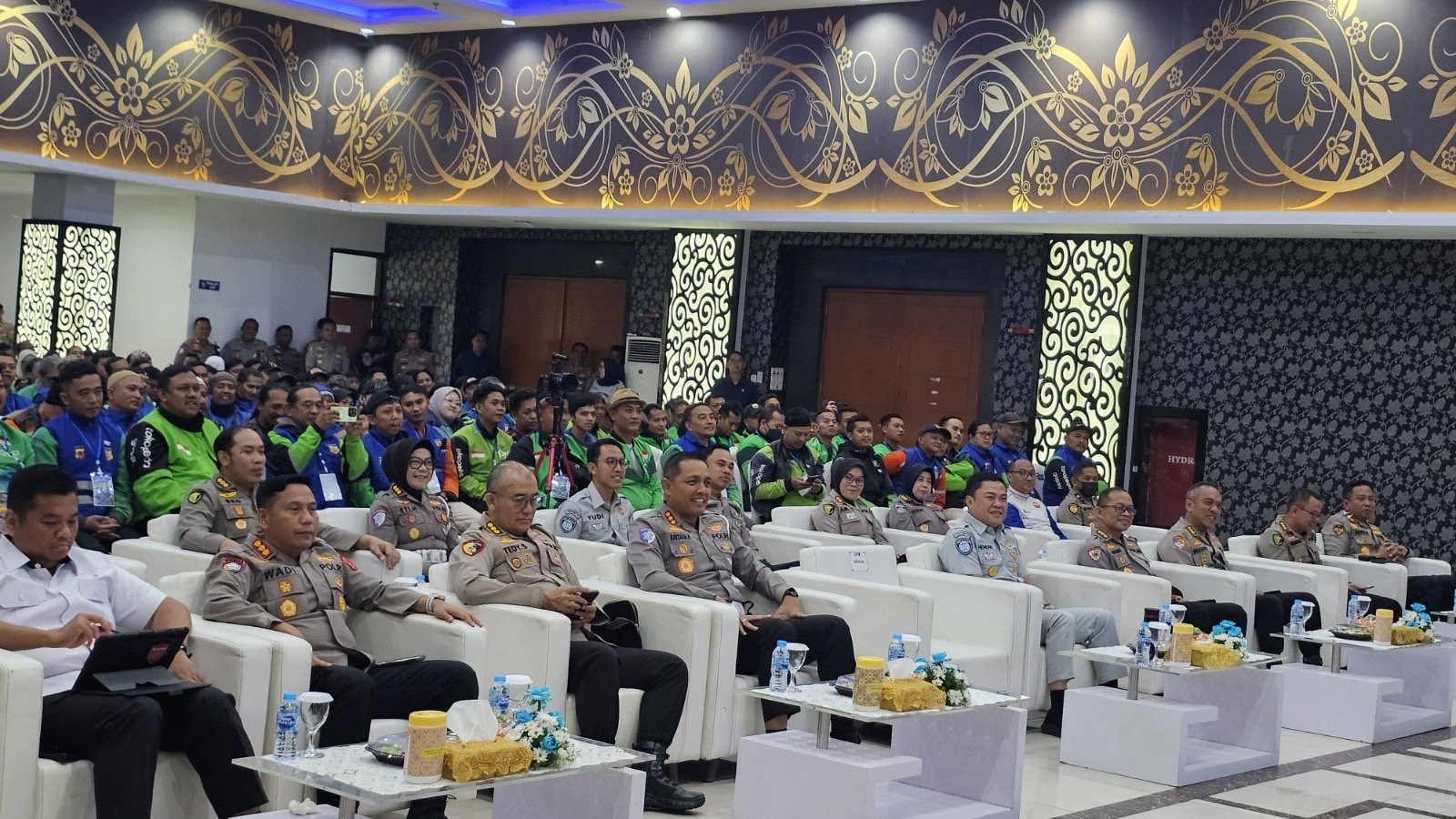 Sambut Hari Bhayangkara ke-80, Jasa Raharja Jawa Barat Dukung Ditlantas Polda Jabar Gelar “Polantas Menyapa Ojol Kamtibmas” untuk Perkuat Keselamatan Transportasi
