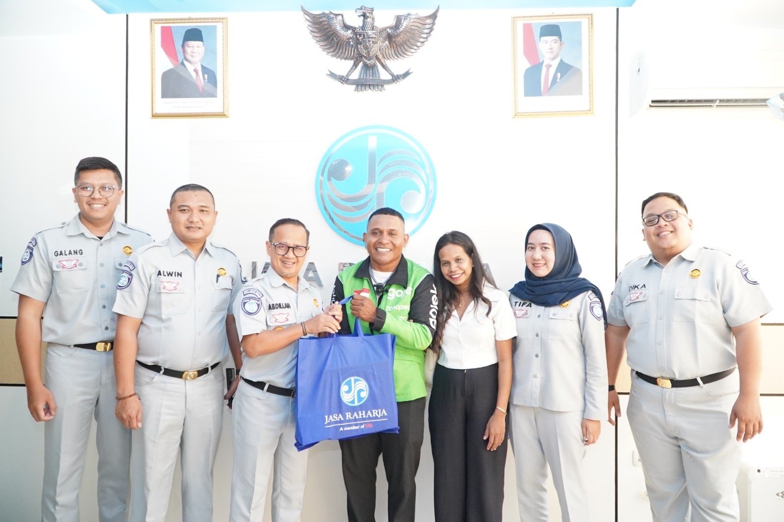 Utamakan Keselamatan, PT Jasa Raharja (Persero) Wilayah Bali Apresiasi Sikap Tegas Pengemudi Ojol Terapkan “No Helmet, No Ride”