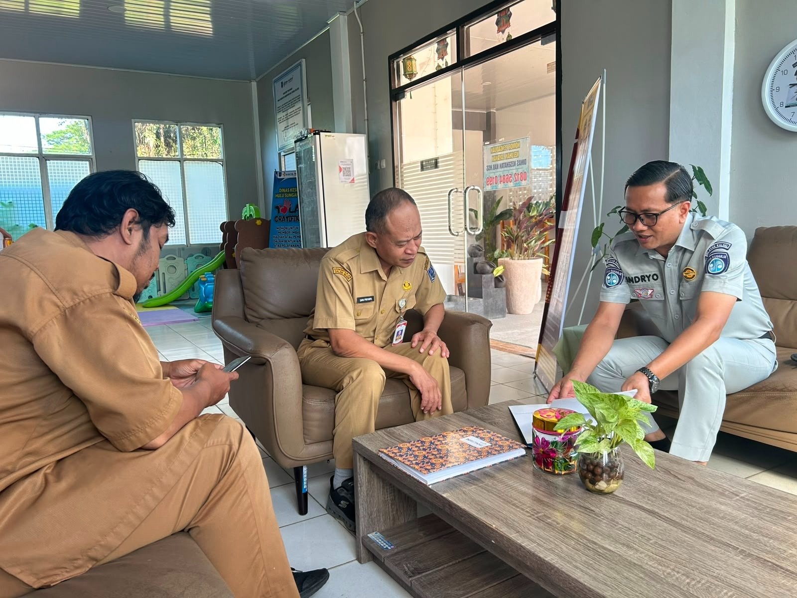 PT Jasa Raharja (Persero) Perkuat Sinergi dengan Dinas Kesehatan Hulu Sungai Selatan untuk Optimalisasi Pelayanan Korban Kecelakaan Lalu Lintas