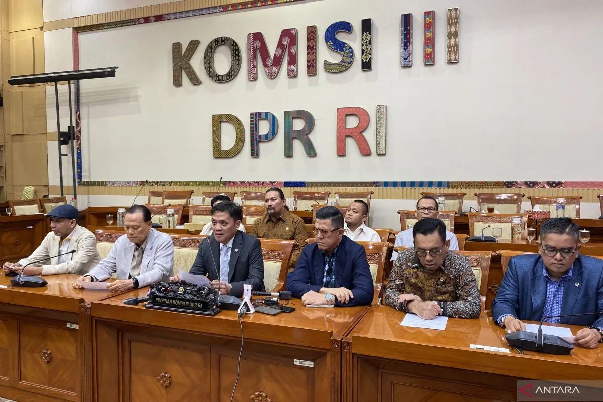 Komisi III DPR Sebut Kunjungan Kapolri Perkuat Soliditas Polri, Kejagung, dan TNI