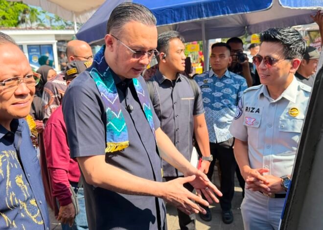 Dekatkan Pelayanan, Tim Pembina Samsat Banjarbaru Hadir di Imigrasi untuk Rakyat