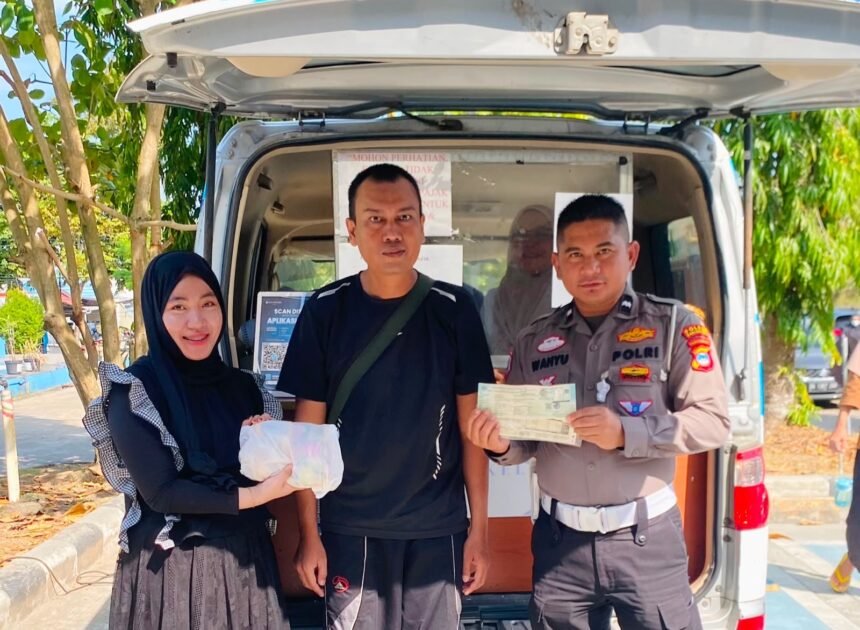Tim Pembina Samsat Banjarbaru Hadirkan Samsat Keliling di Pasar Bauntung, Permudah Pembayaran PKB Masyarakat