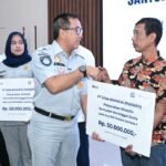 Jasa Raharja Serahkan Santunan kepada Ahli Waris Korban Kebakaran KM Mutiara Sentosa II