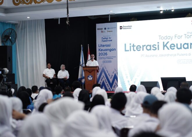 Jasaraharja Putera Perkuat Literasi Keuangan Generasi Muda melalui Edukasi, Perlindungan Asuransi, dan CSR di SMK Negeri 4 Makassar