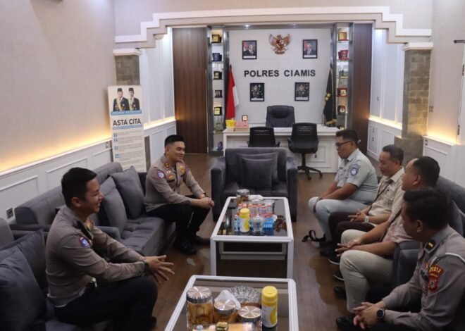 Perkuat Sinergi Pelayanan dan Keselamatan, Tim Pembina Samsat dengan Kapolres Ciamis