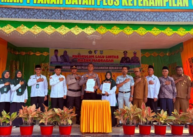 Jasa Raharja Dukung Implementasi Kurikulum Lalu Lintas di Madrasah Melalui Penandatanganan MoU di Tanah Datar