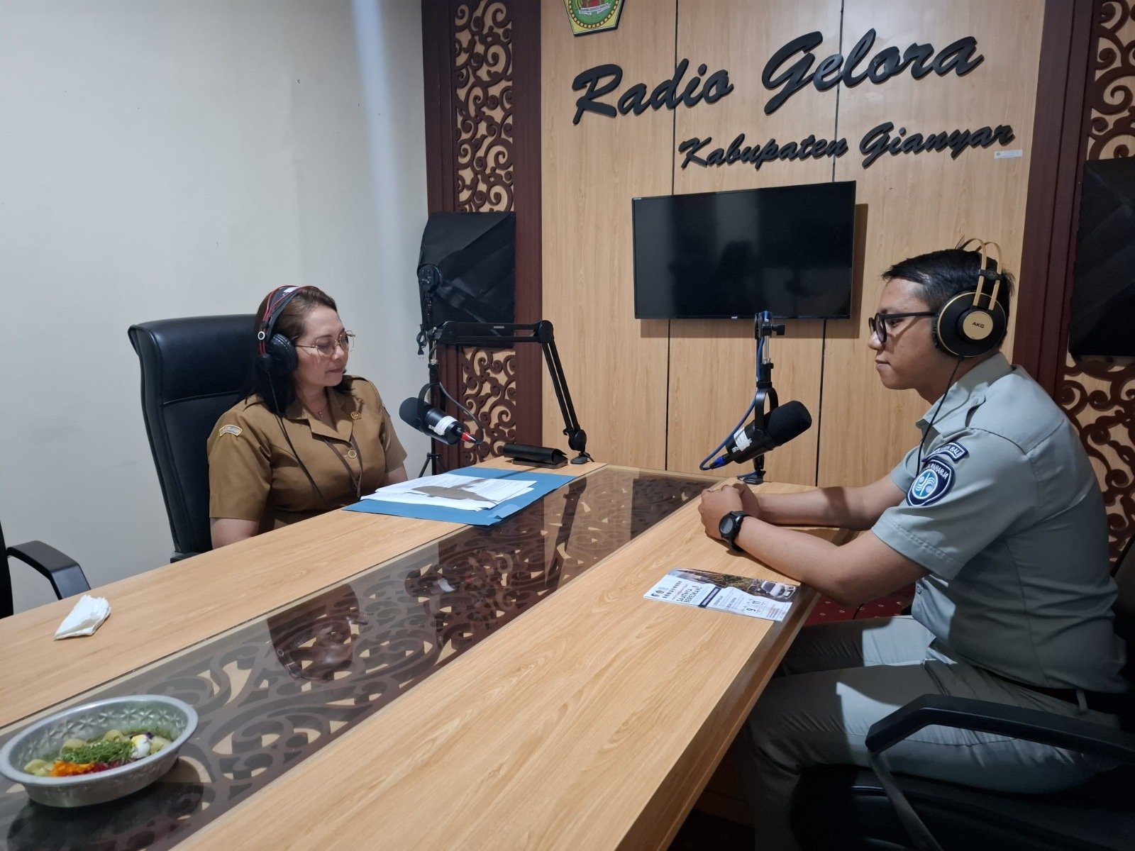 Jasa Raharja Sosialisasikan Program Relaksasi Pajak Kendaraan Bermotor Melalui Radio Gelora di Gianyar