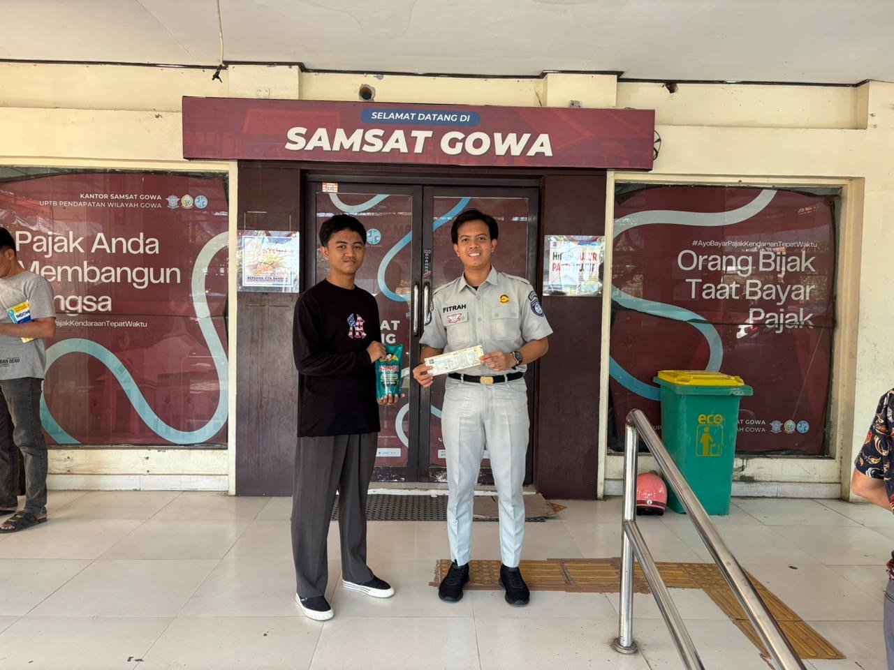 Jasa Raharja Sulsel dan Samsat Gowa Beri Apresiasi Wajib Pajak Taat Lewat Pembagian Sembako