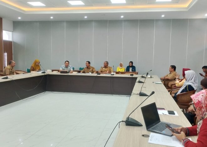 Tim Pembina Samsat Purwodadi Sosialisasikan Program Pembebasan Denda dan Diskon Pajak Kendaraan di DPRD Grobogan