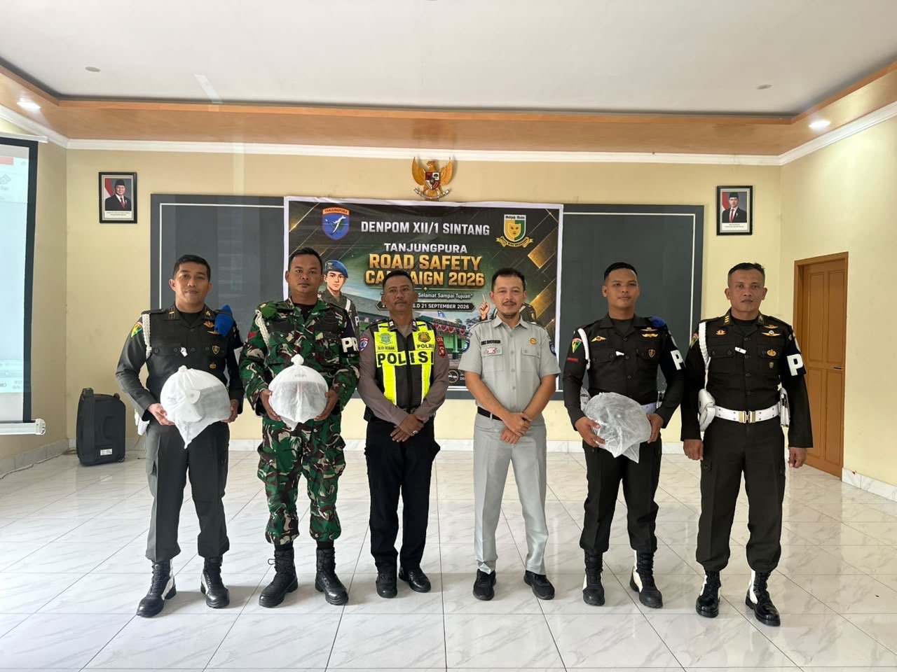 Perkuat Pesan Keselamatan Berlalu Lintas, Jasa Raharja Sintang Bagikan Helm di Road Safety Campaign 2026