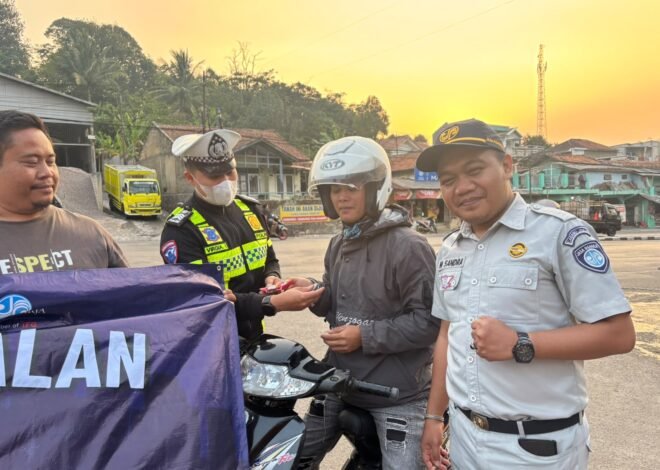 Jasa Raharja Kanwil Jawa Barat dan Polres Cimahi Hadir di Daerah Rawan Laka, Tebarkan Pesan Keselamatan kepada Pengguna