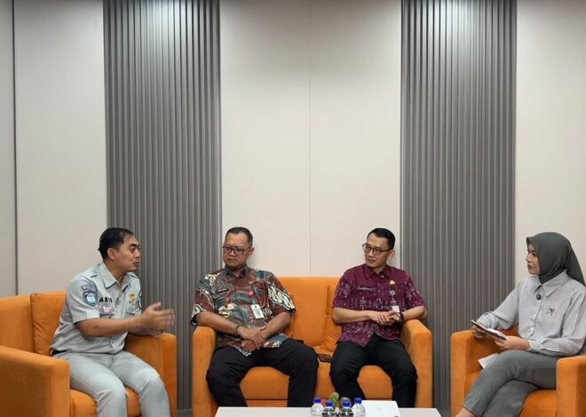 Tim Pembina Samsat III Semarang Perluas Edukasi Program Jateng Bebas Sanksi Administratif dan Progresif melalui Talkshow