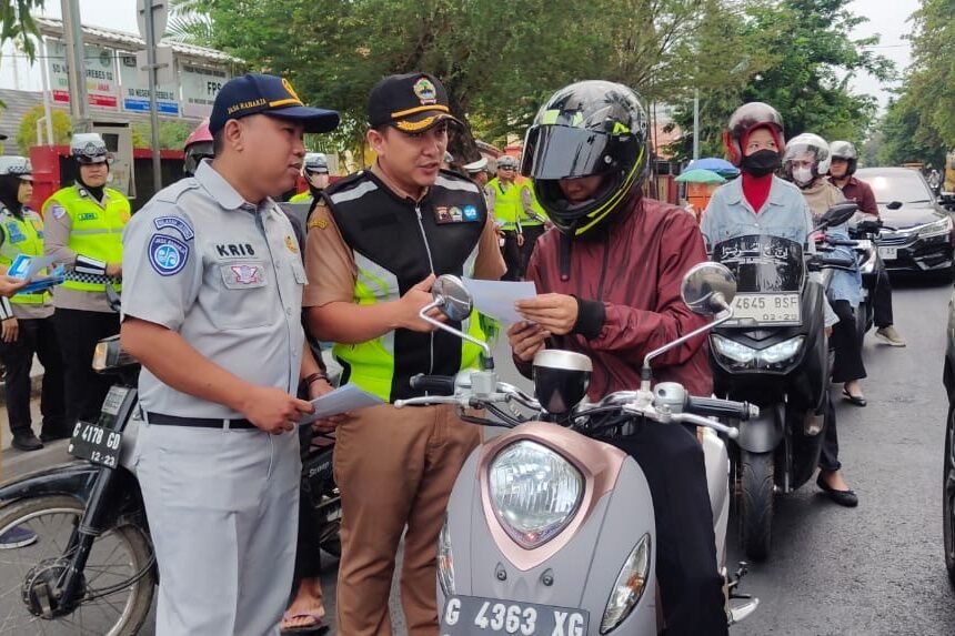 Jasa Raharja Pekalongan Perkuat Edukasi Keselamatan dan Kepatuhan Kendaraan melalui Operasi Patuh Candi di Brebes
