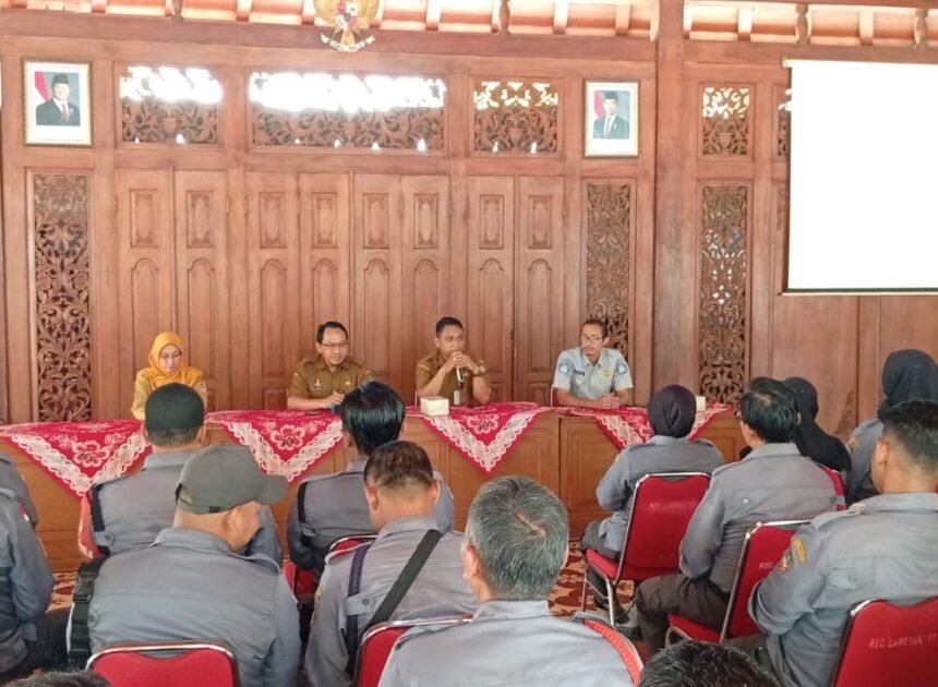 Tim Pembina Samsat Surakarta Perkuat Kolaborasi Sengkuyung bersama Linmas Kecamatan Laweyan
