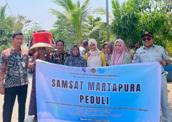 Tim Pembina Samsat Martapura Salurkan Air Bersih untuk Warga Aluh-Aluh melalui Samsat Peduli