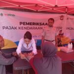 PT Jasa Raharja Cabang Tasikmalaya Berikan Pengobatan Gratis dan Souvenir bagi Wajib Pajak pada Operasi Gabungan di Bunderan Tarogong