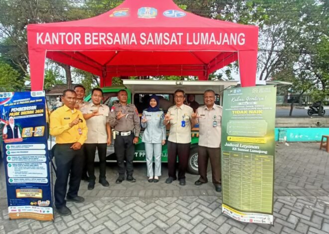 Jasa Raharja dan Tim Pembina Samsat Hadirkan Layanan SAMSON di Stadion Lumajang.