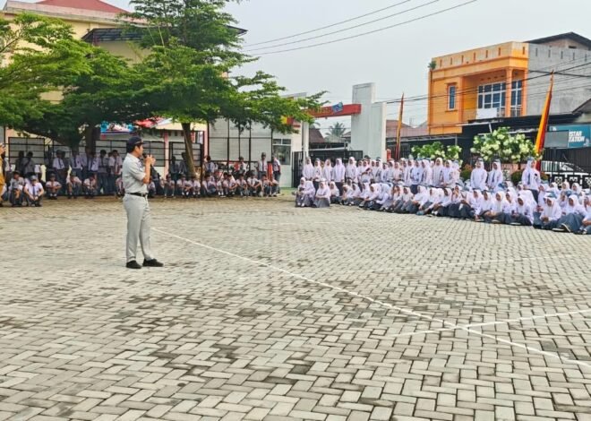 Jasa Raharja Sumbar Edukasi Keselamatan Berlalu Lintas kepada Siswa SMK Negeri 1 Payakumbuh